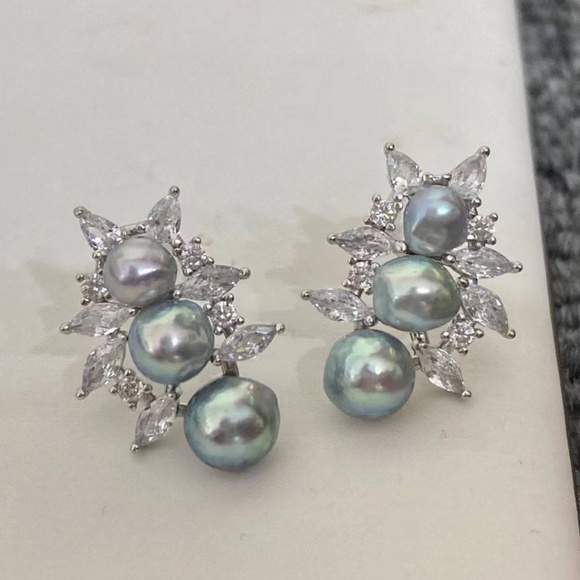 Jewelry - 🖤 Tahitian Keshi Pearl Stud Earrings